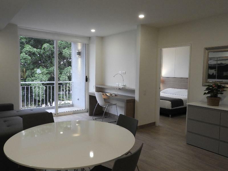 Park V Hotel & Suites Cali Esterno foto